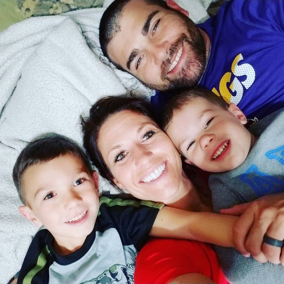 Meet your Posher, Toni - Picture 1 of 3